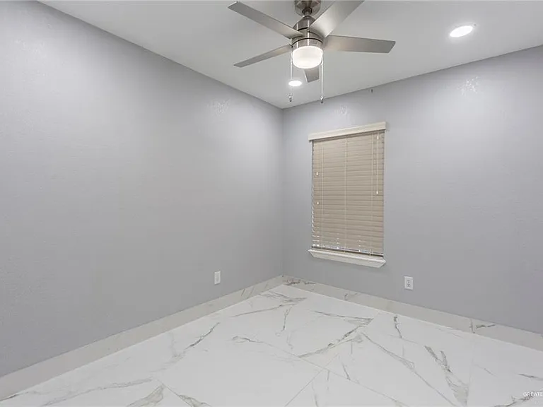 2110 Pecos St — Photo 12