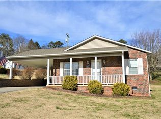 215 Summerfield Ct NE, Lenoir, NC 28645
