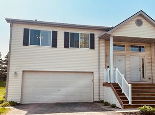 9386 Lake Park Dr, Grand Blanc, MI 48439