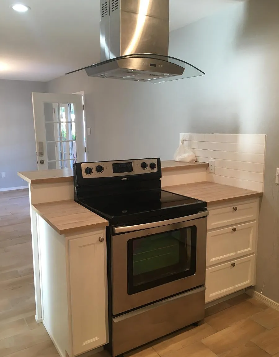 2490 W Yowell Court — Photo 2