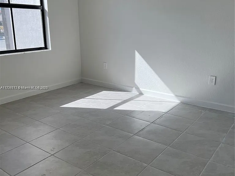 11787 SW 247th Ter — Photo 6