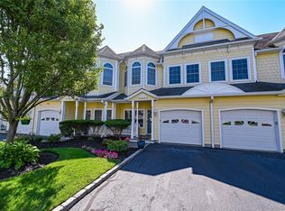 403 Tracy Ln, Patchogue, NY 11772