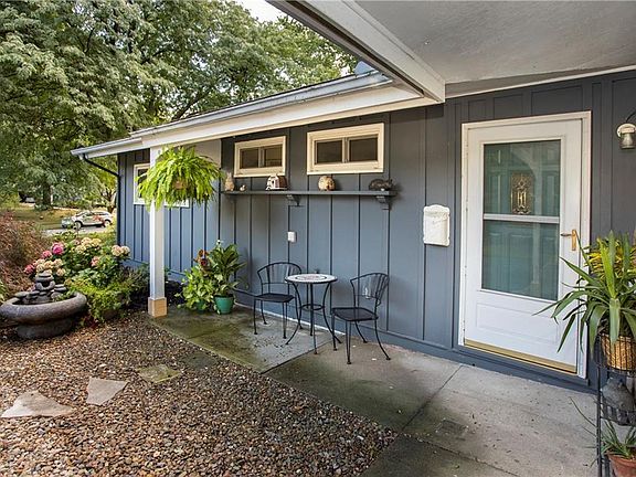 5th image of 564 Sandalwood Dr