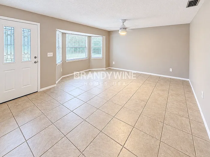 3 bed, 2.0 bath, 1167 sqft, $2,012 — Photo 4