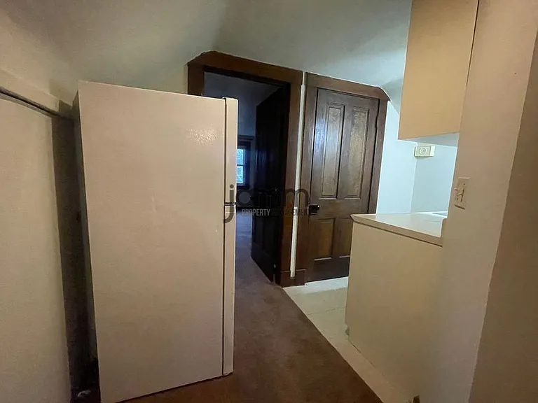 1695 Glenmont Loft — Photo 13