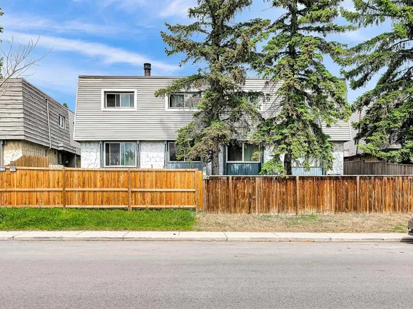 516 NW Blackthorn Rd NE #101, Calgary, AB T2K 4W9