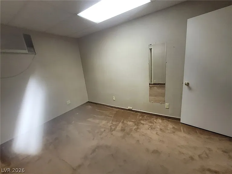 3833 S Eastern Ave — Photo 22