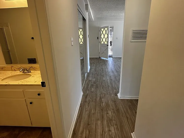 1156 Alameda Ave — Photo 15