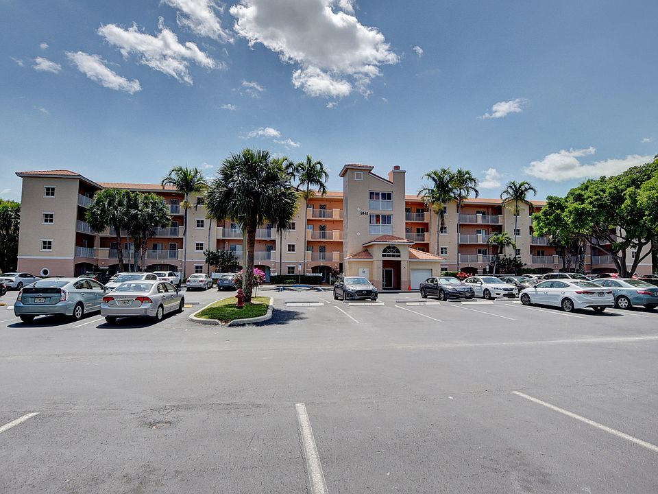 Home For Sale In Coral Lakes