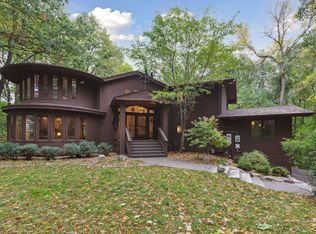 11 Timberglade Rd, Bloomington, MN 55437