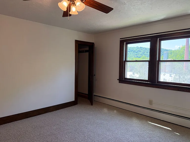 131 S Main St — Photo 17
