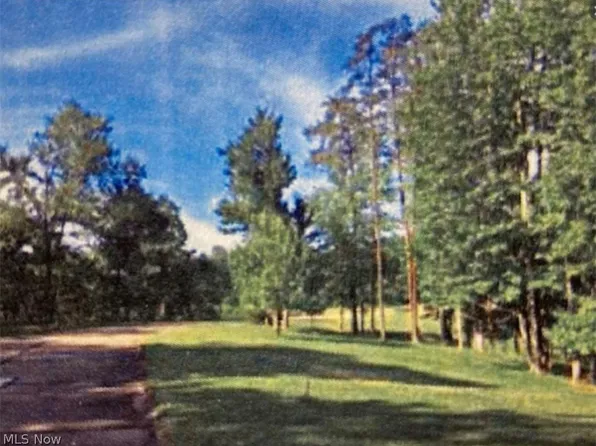 5 Skyview Dr, Parkersburg, WV 26101