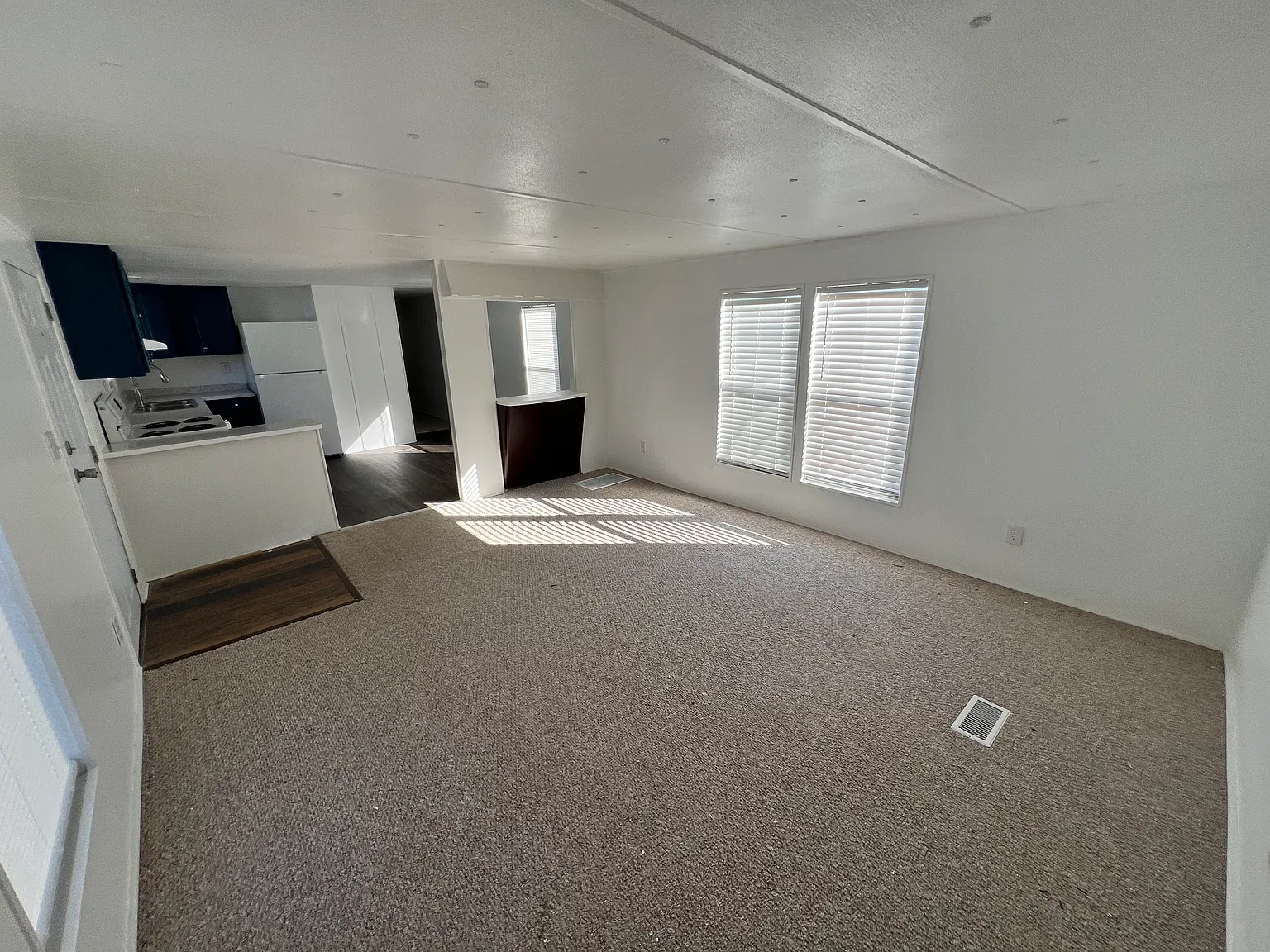 3 bed, 1120 sqft, $1,400 — Photo 1