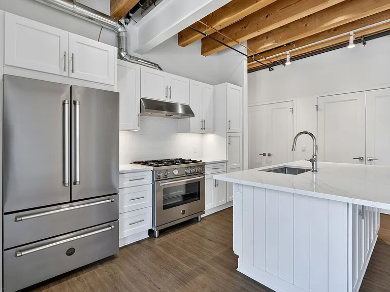 1401 N Western Ave — Photo 30