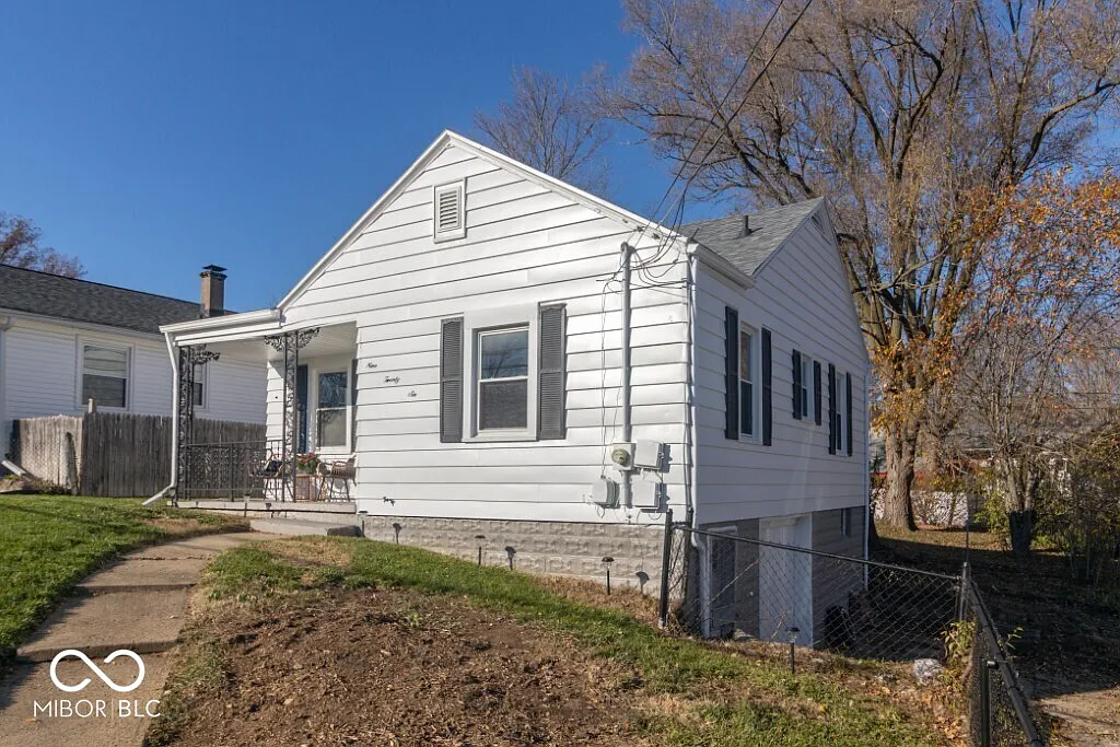 926 I Ave photo 1