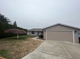 1608 S 70th Ave, Yakima, WA 98908