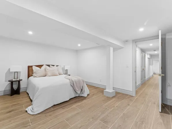 83 Liberty Place image 30 of 39