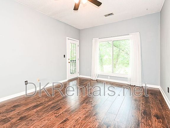 5th image of 8207 Fairview Blf
