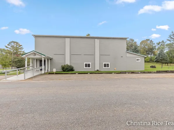 207 N Clark St, Six Lakes, MI 48886