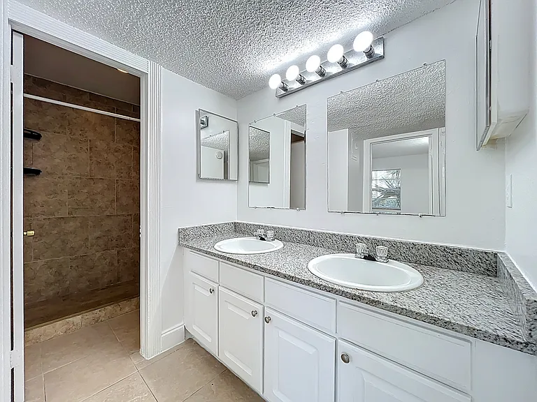 2569 N Alafaya Trl #135 — Photo 8
