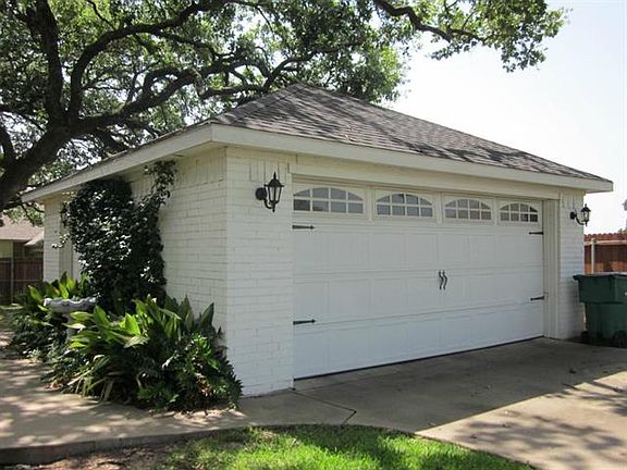 2nd image of 6906 Justin Ln