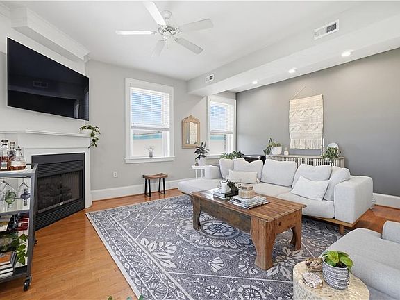 5th image of 429 W York St APT 3D
