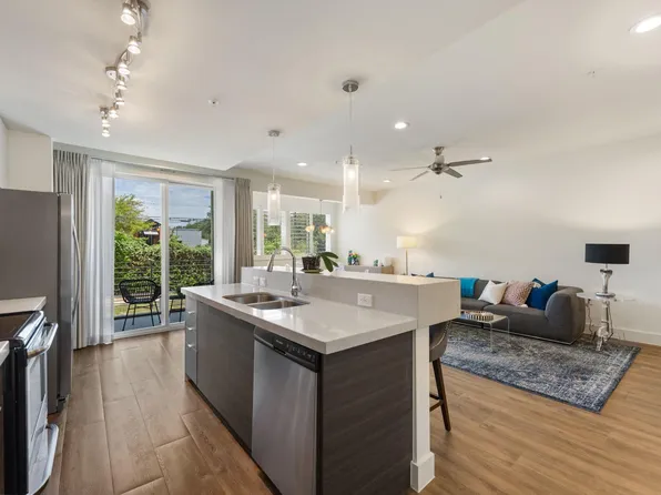 604 N Bluff Dr Unit 144, Austin, TX 78745