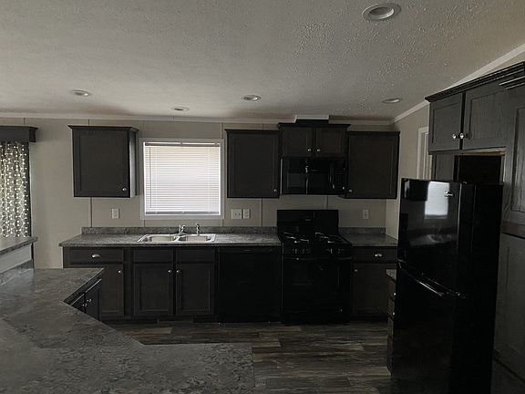 3rd image of 2 Willow Dr #120