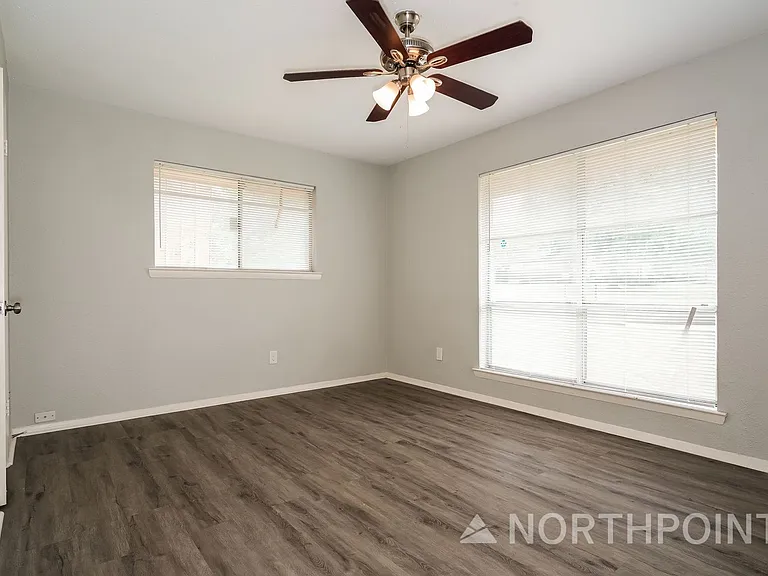 3426 Hacienda Dr — Photo 9