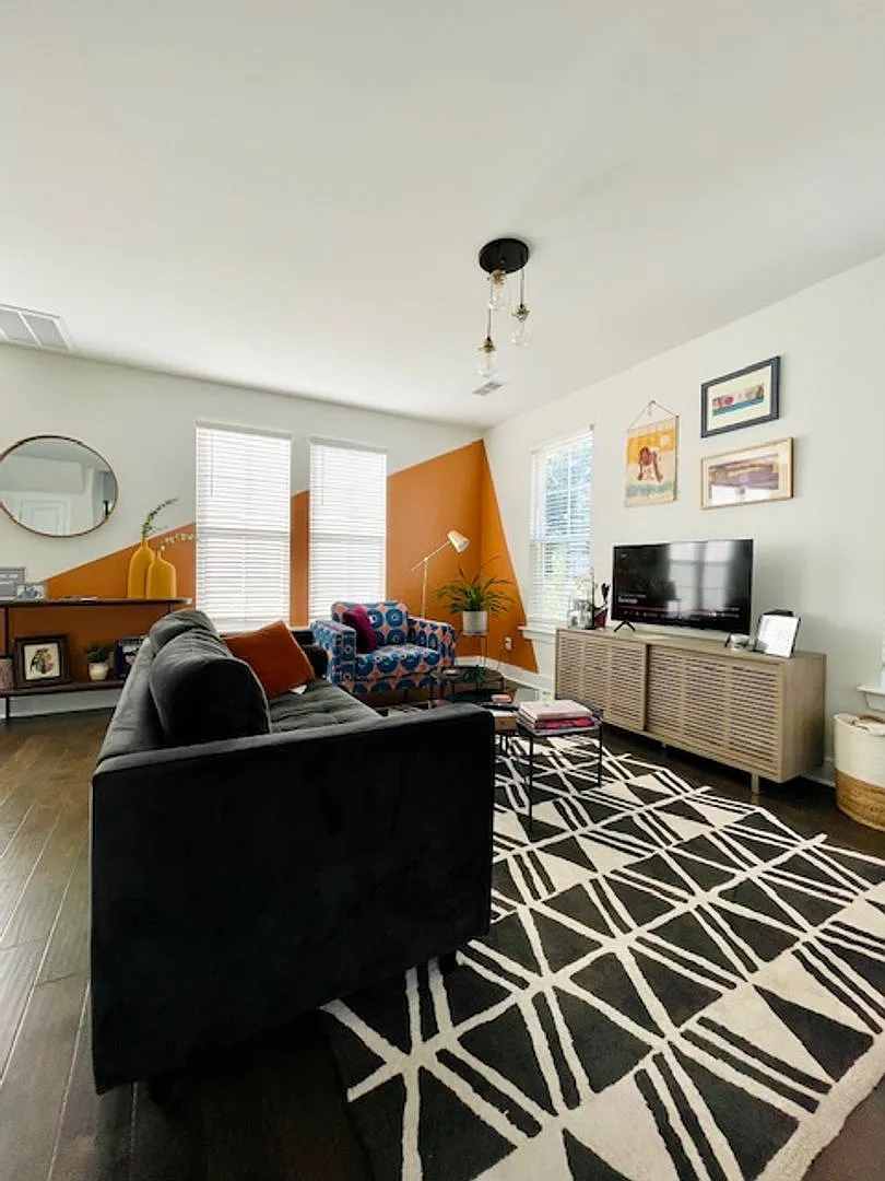3bd/2ba well-maintained home close to downtown and USC — Photo 1