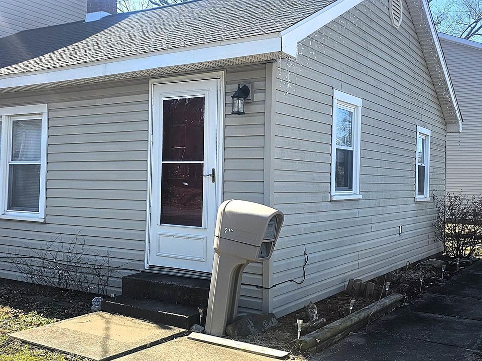 1st image of 219 E Taylor St
