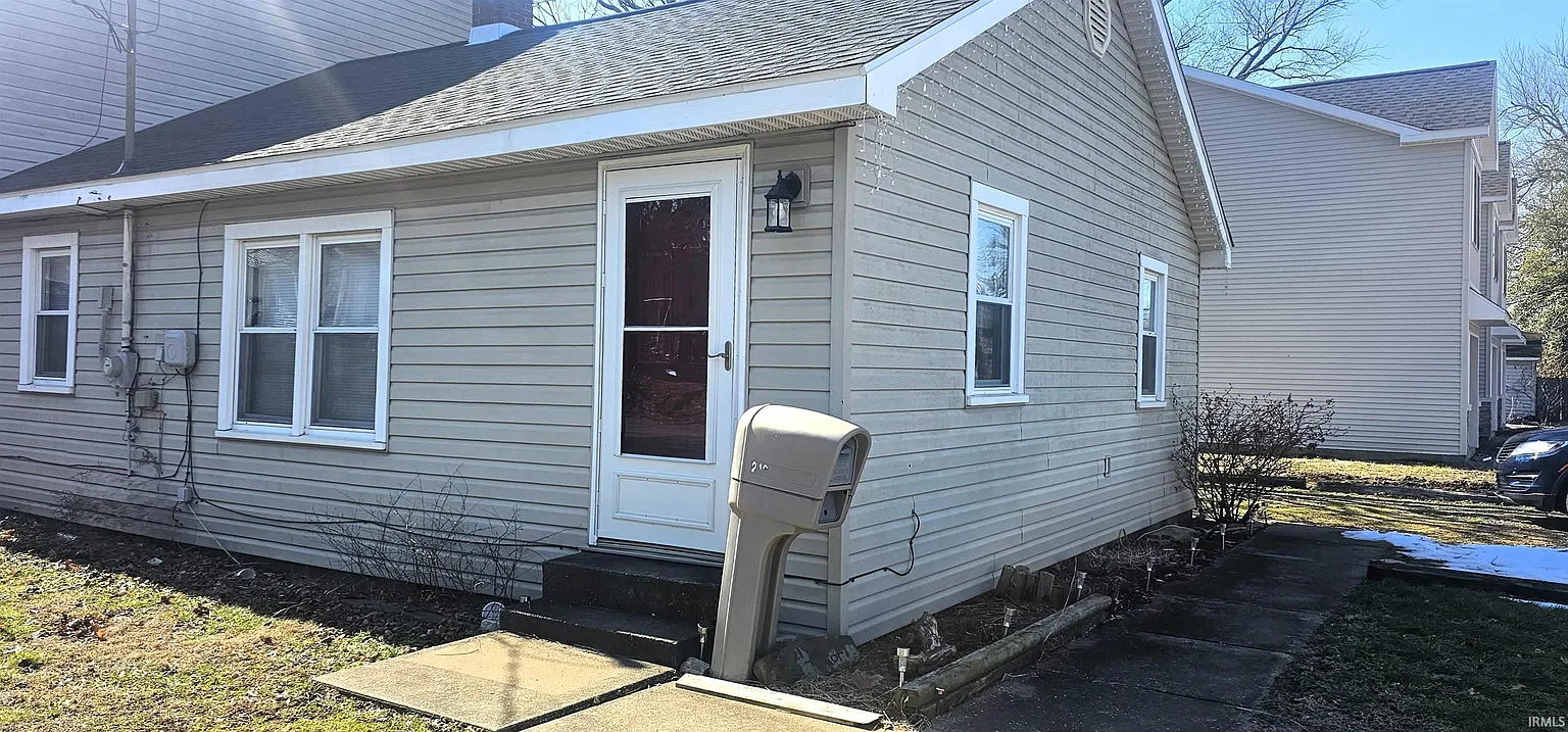 219 E Taylor St photo 1