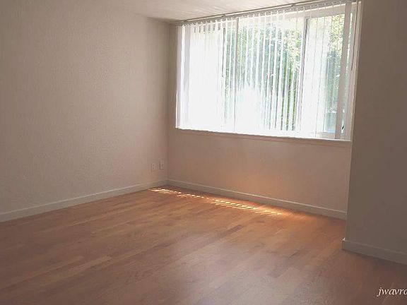 4th image of 2300 Buchanan St APT 1