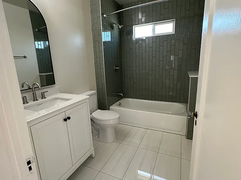 1221 S Palm Ave — Photo 5