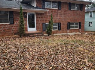 2761 Westridge Rd, Winston Salem, NC 27103