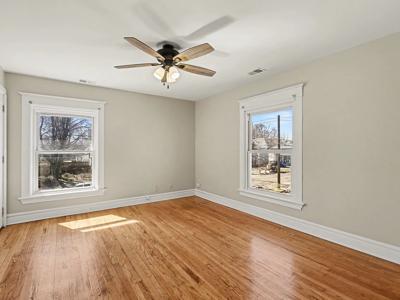 2 bed, 1000 sqft, $1,175 — Photo 2