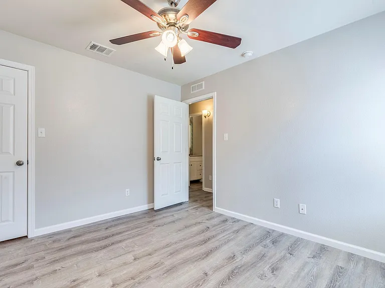 154 Flagstone Trl — Photo 21