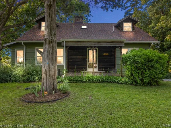 5170 Wakefield Rd, Grand Blanc, MI 48439
