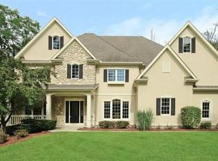 908 Crabapple Ln, Valparaiso, IN 46383