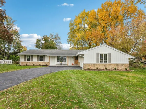 21710 Astolat DRIVE, Brookfield, WI 53045