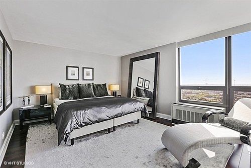 5th image of 2500 N Lakeview Ave APT 2205