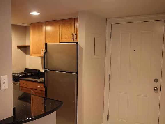 kitchen/entry
