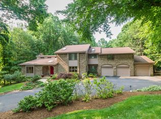 9201 Vendome Dr, Bethesda, MD 20817