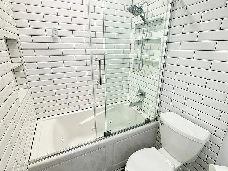 321 Sandtree Dr — Photo 17
