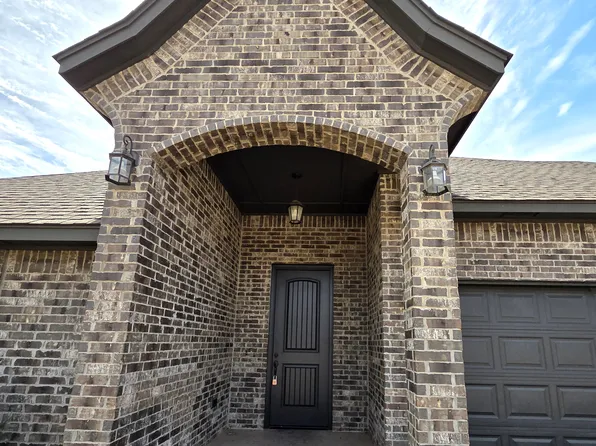 901 N Barn Hill Way, Mustang, OK 73064