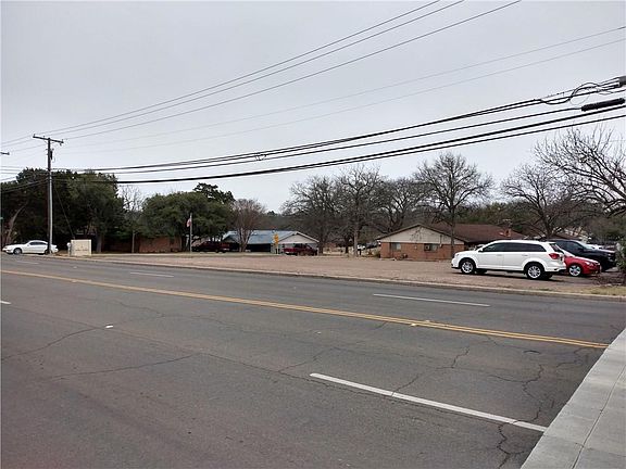 5th image of 405 Estates Dr