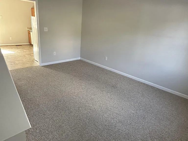 412 Betsy Bell Rd — Photo 2