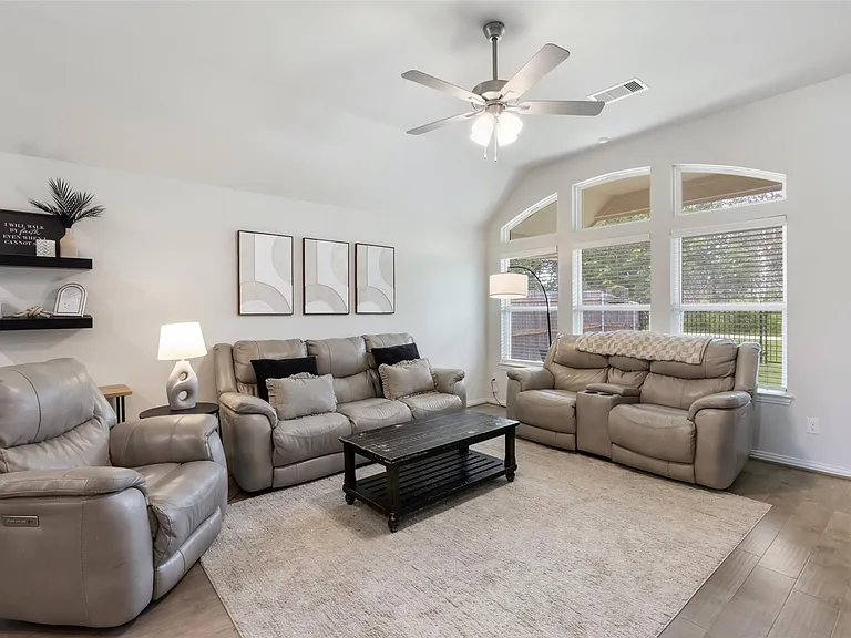 1262 Gainesville Dr — Photo 19