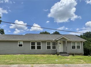 209 Bivens St, Pickens, SC 29671