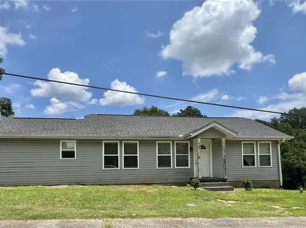 209 Bivens St, Pickens, SC 29671